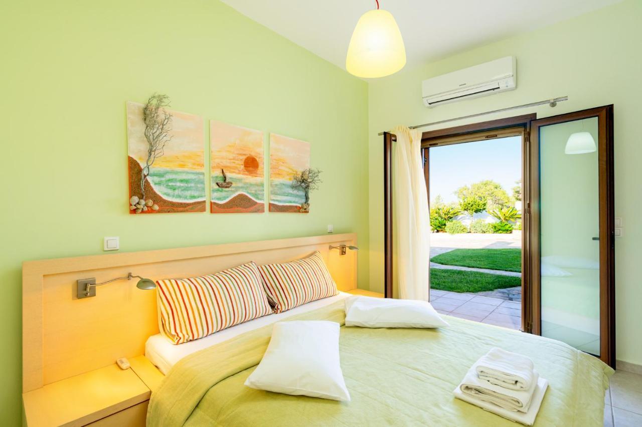 Georgia'S Apartments Kouremenos Beach Anevato Exterior photo